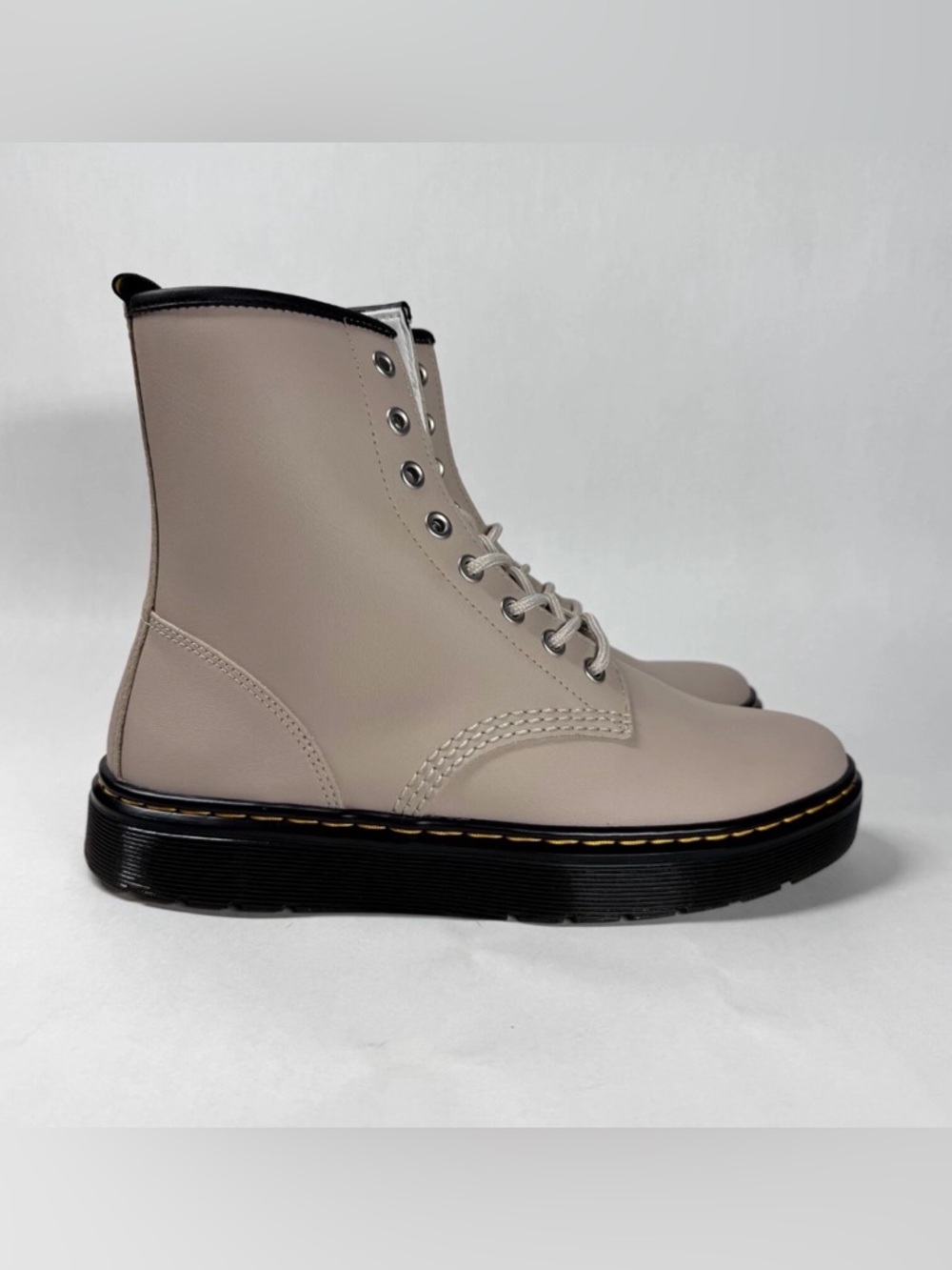 Dr. Martens Zavala vintage beige Lace-Up Leather Boots - Picture 4 of 5